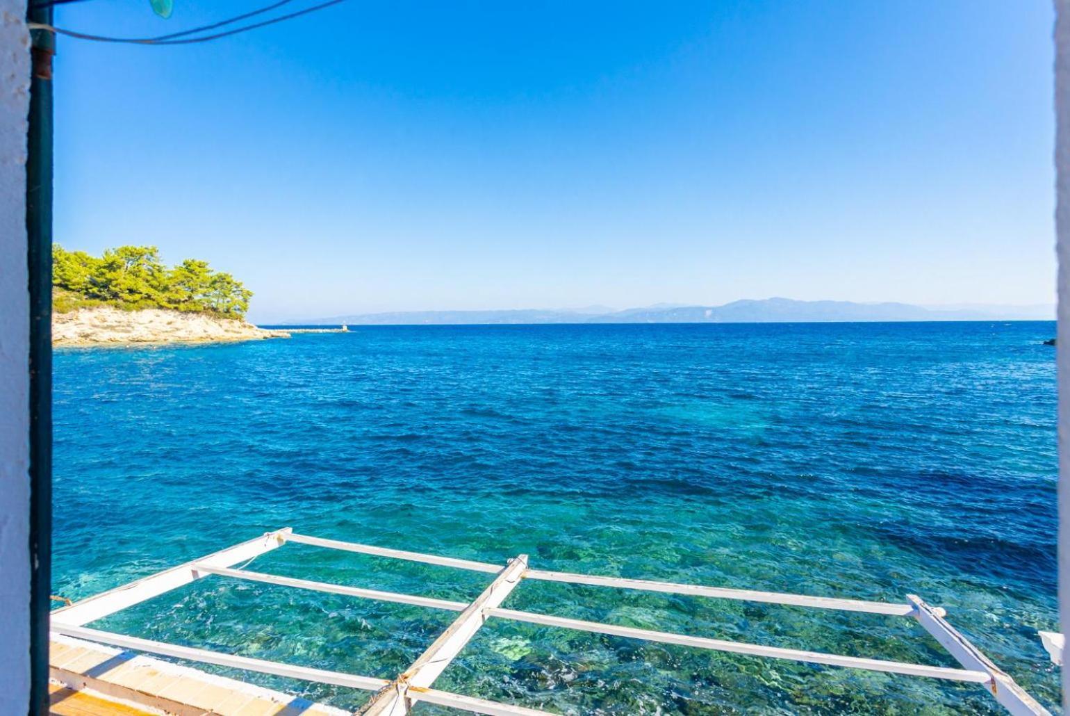 Spiros Jetty House Leilighet Longós Eksteriør bilde